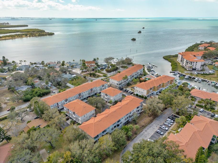 POINTE TARPON TWNHMS - Residential