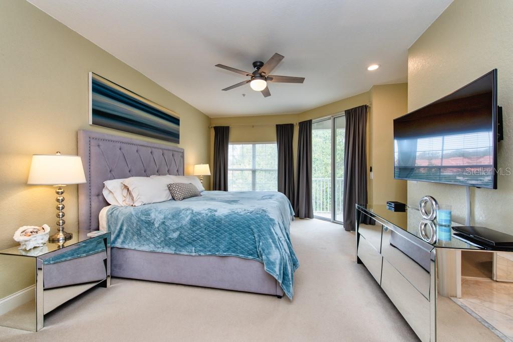 POINTE TARPON TWNHMS - Residential