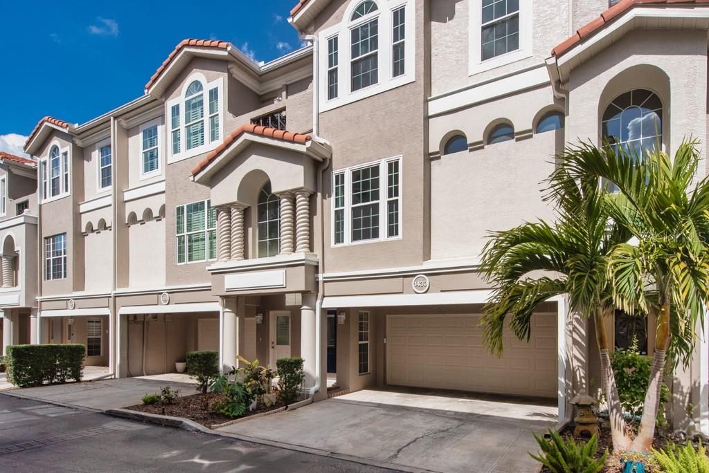 Photo of 1430 Manatee Circle, Tarpon Springs, FL 34689 (MLS # TB8477774)