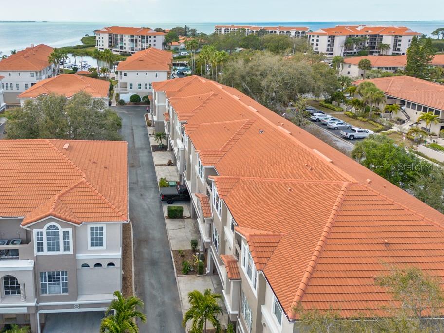 POINTE TARPON TWNHMS - Residential