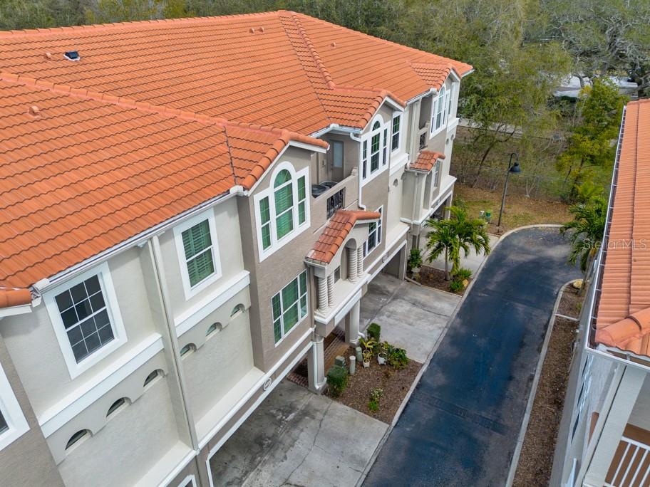 POINTE TARPON TWNHMS - Residential