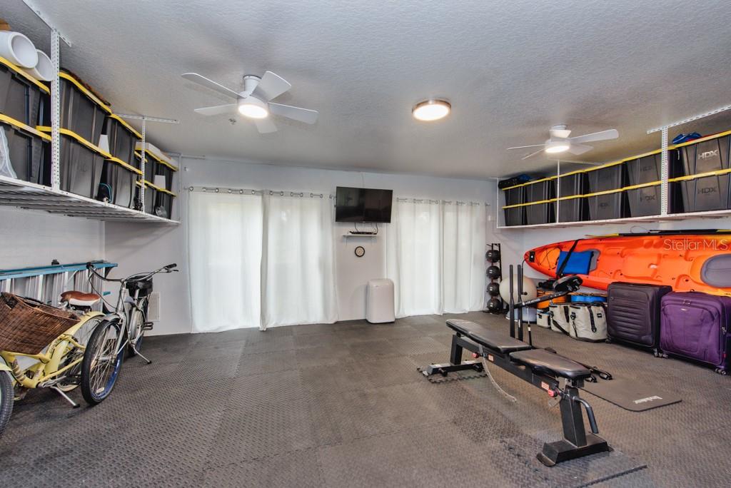 POINTE TARPON TWNHMS - Residential