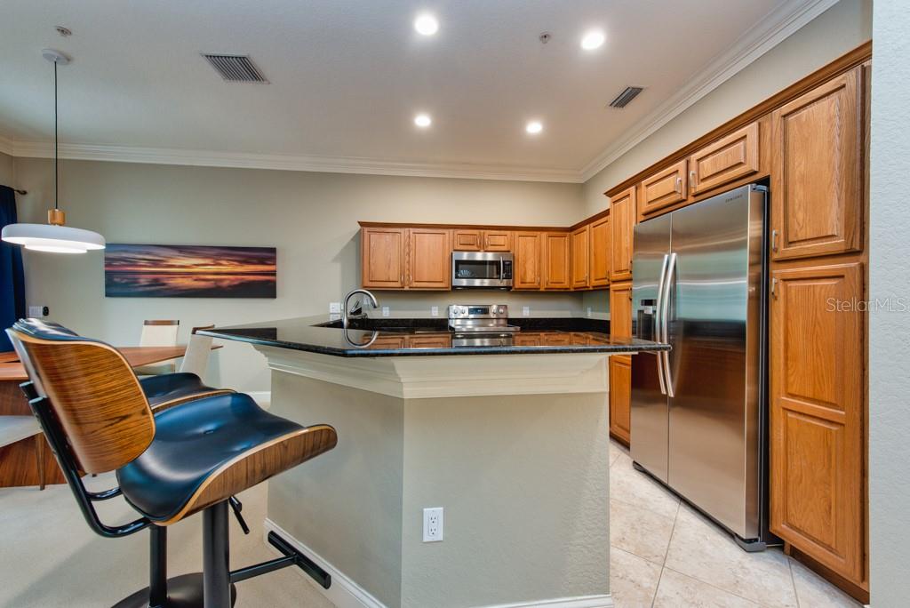 POINTE TARPON TWNHMS - Residential