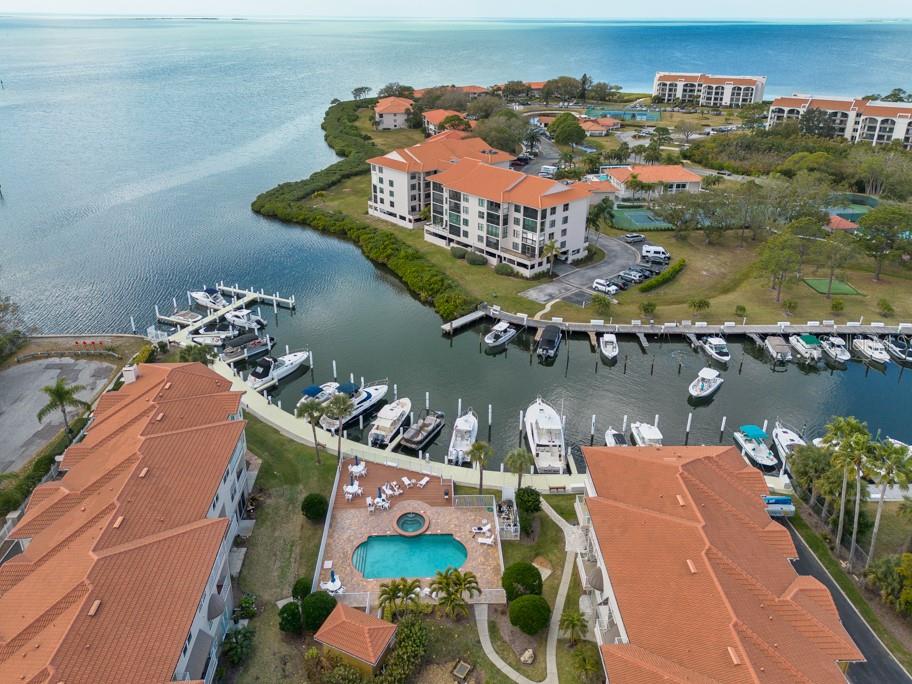 POINTE TARPON TWNHMS - Residential