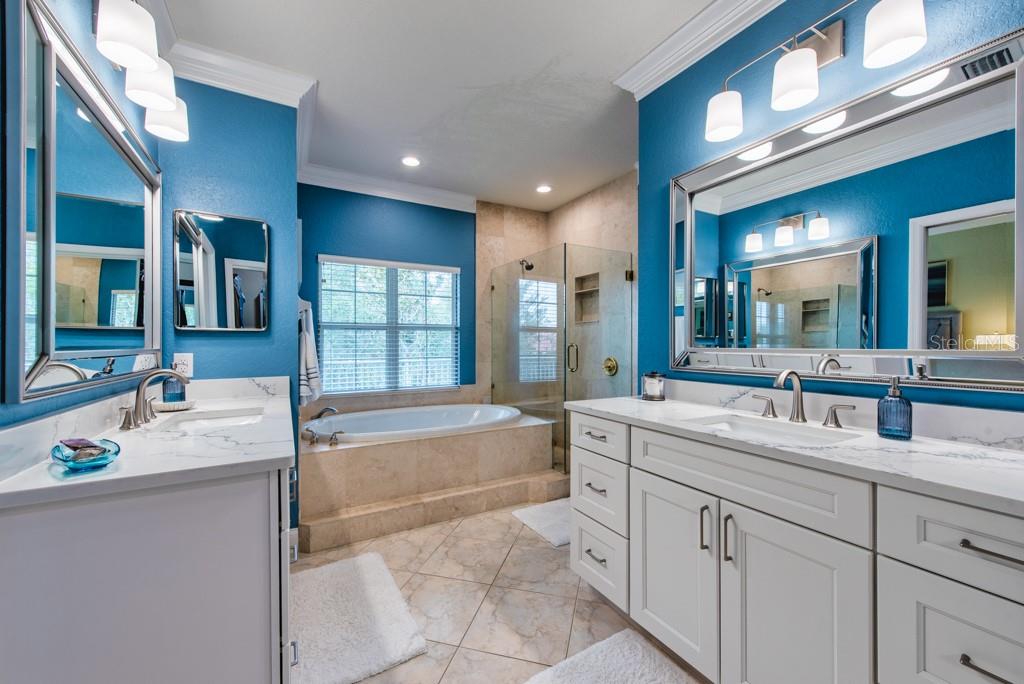 POINTE TARPON TWNHMS - Residential