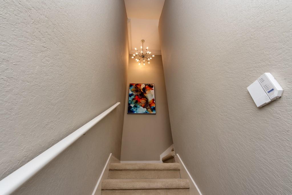 POINTE TARPON TWNHMS - Residential