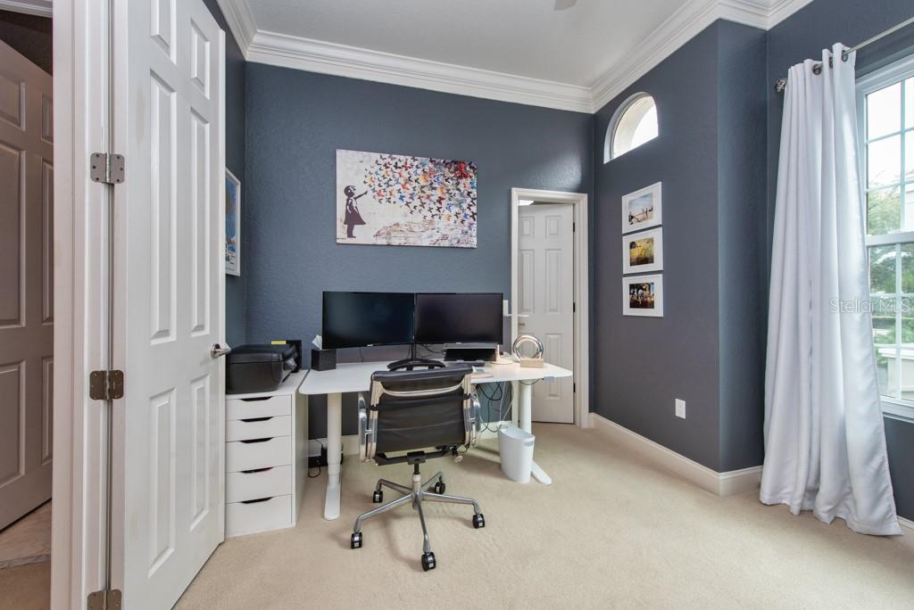 POINTE TARPON TWNHMS - Residential