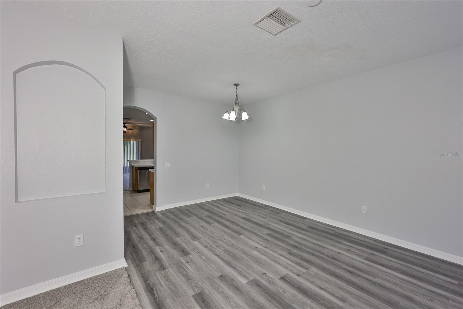 KINGS LAKE TWNHMS - Residential