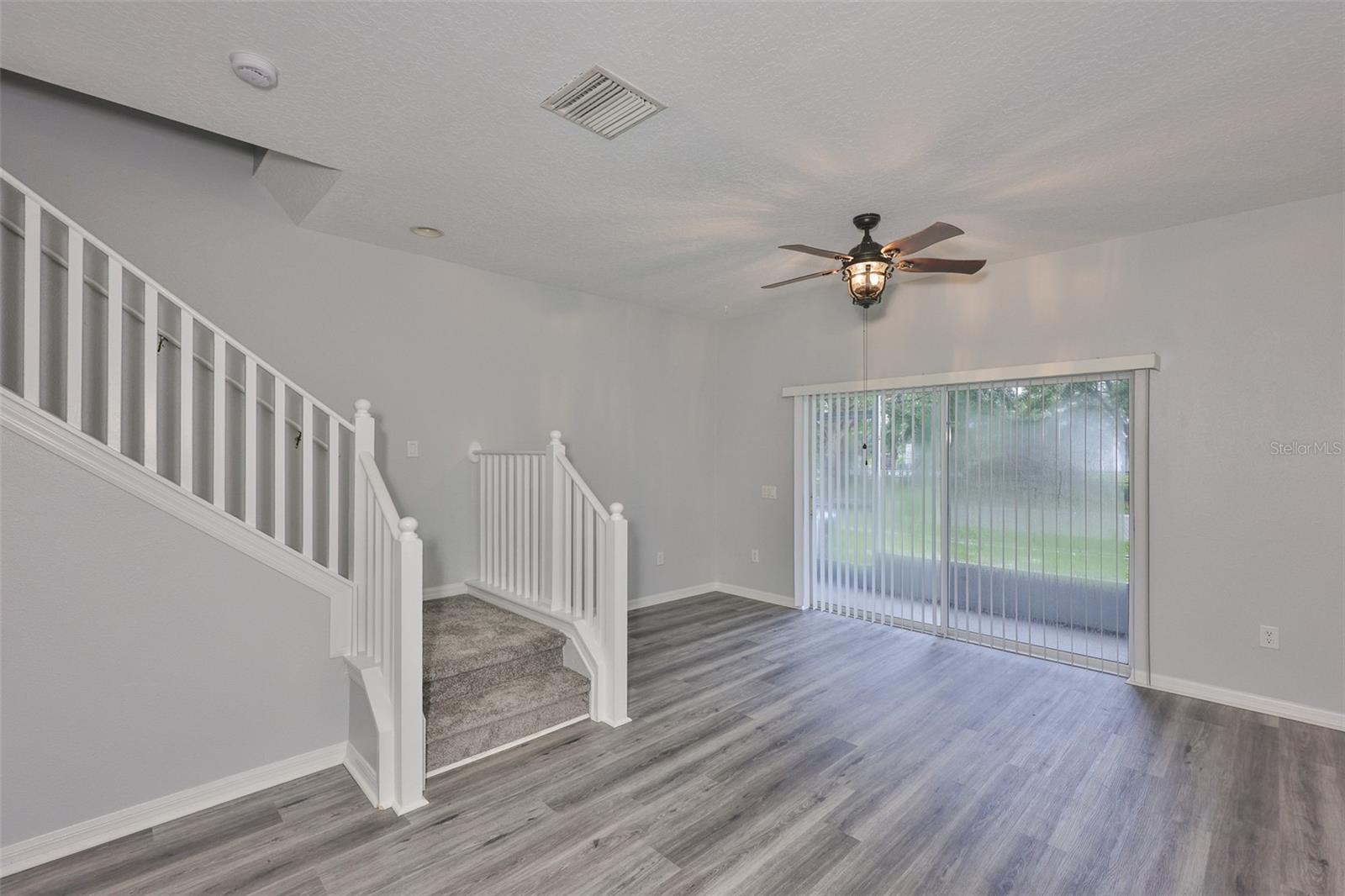 KINGS LAKE TWNHMS - Residential