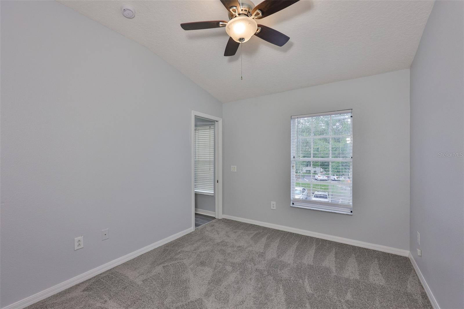 KINGS LAKE TWNHMS - Residential