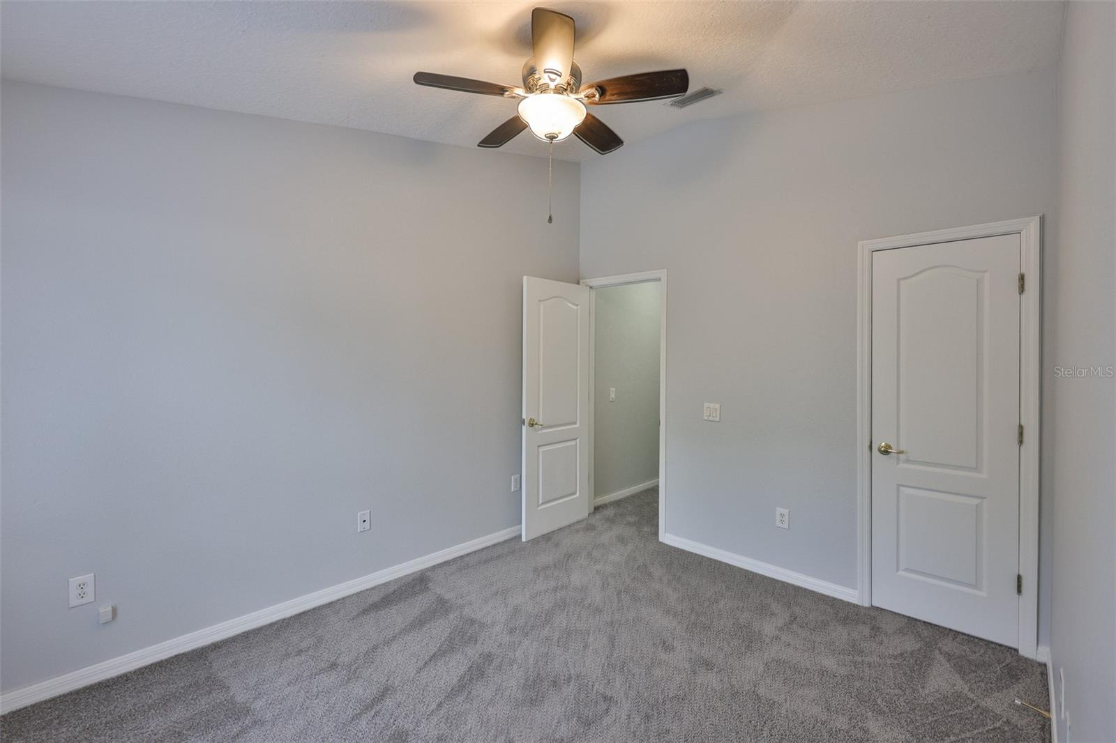 KINGS LAKE TWNHMS - Residential