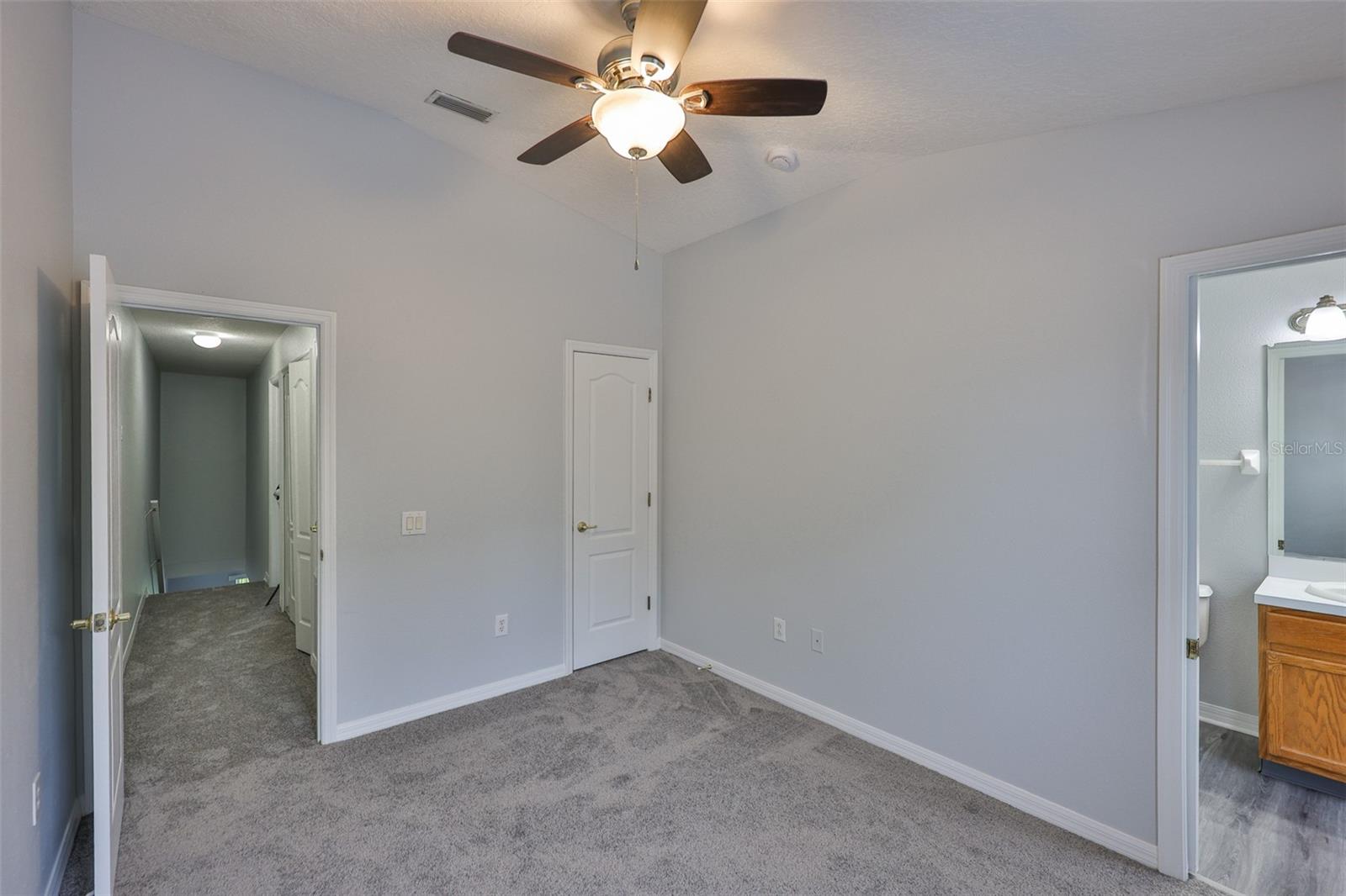 KINGS LAKE TWNHMS - Residential