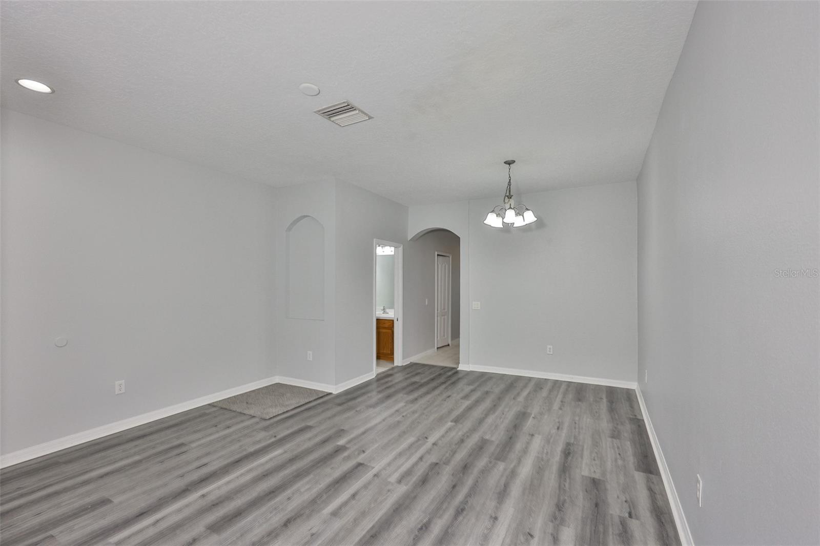 KINGS LAKE TWNHMS - Residential