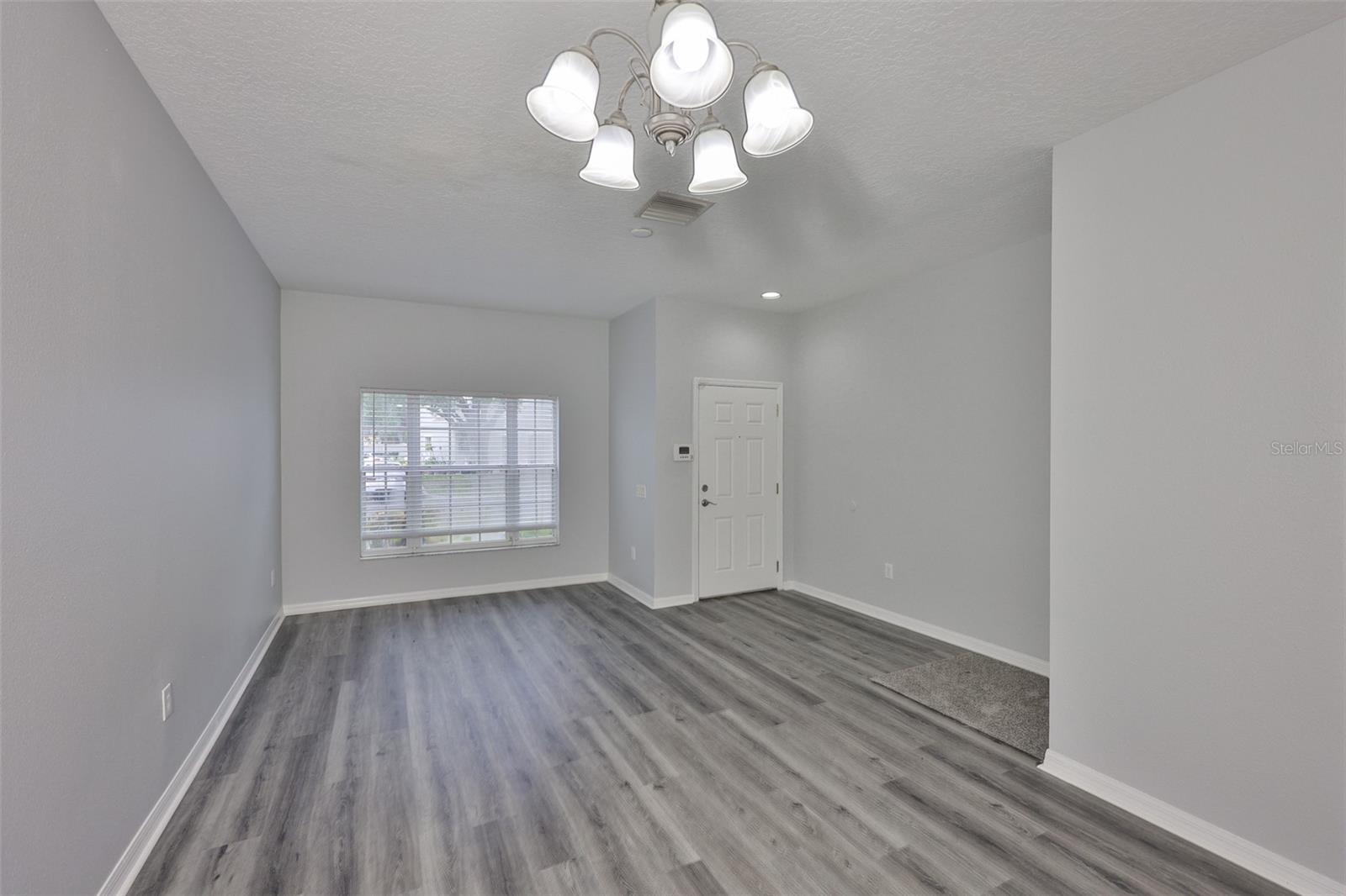 KINGS LAKE TWNHMS - Residential