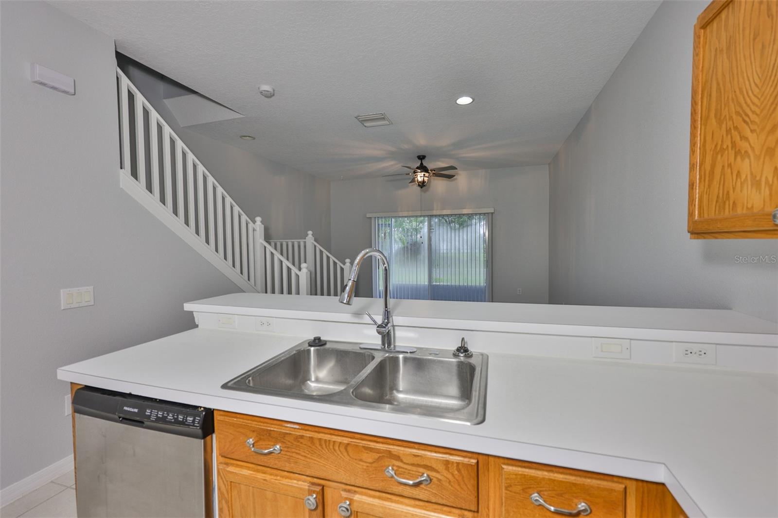 KINGS LAKE TWNHMS - Residential