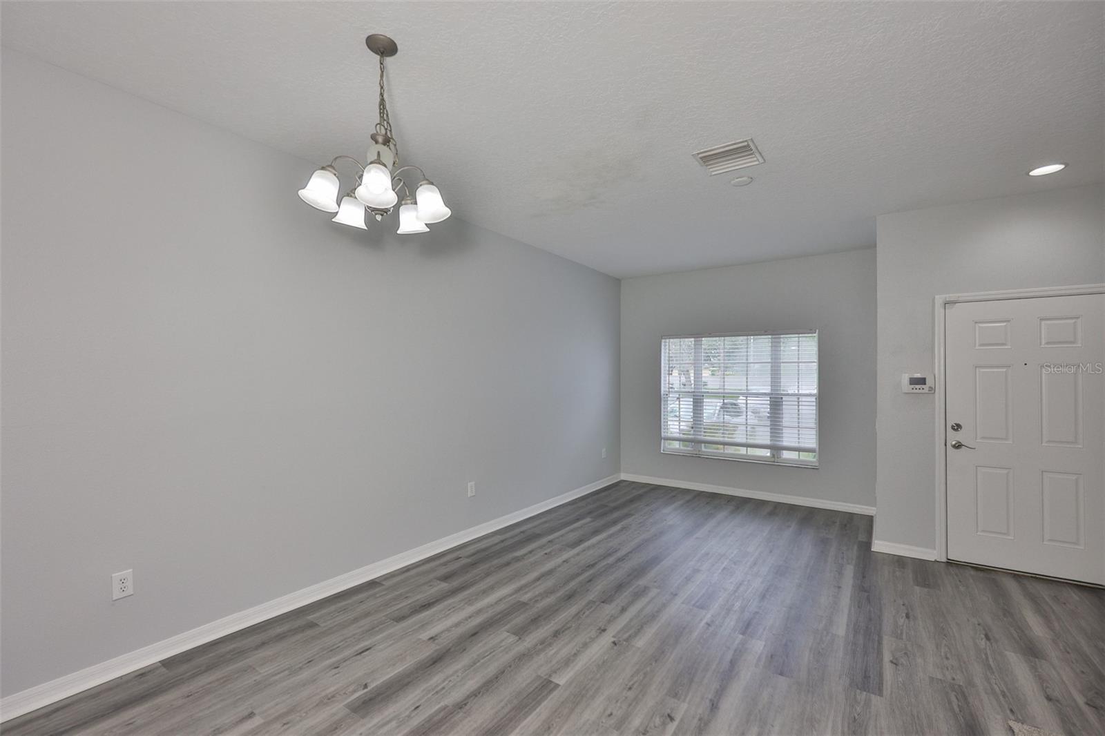 KINGS LAKE TWNHMS - Residential