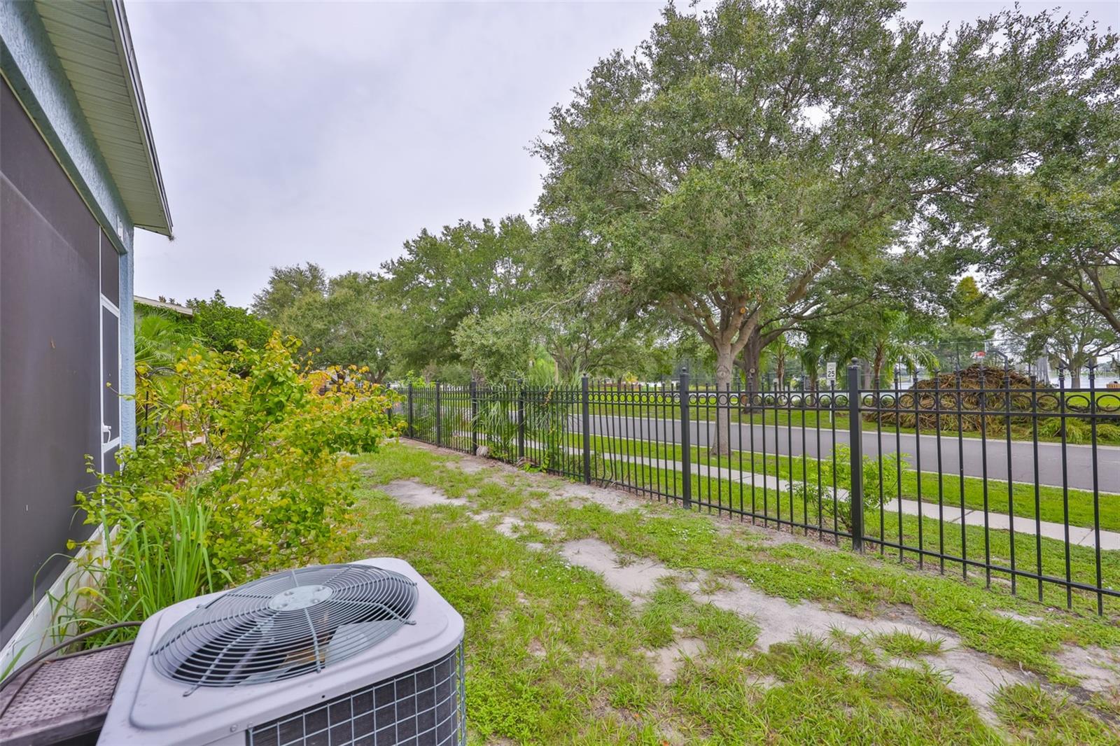 KINGS LAKE TWNHMS - Residential