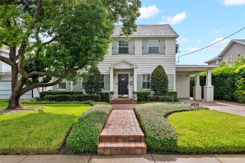 Photo of 208 S Matanzas Avenue, Tampa, FL 33609 (MLS # TB8539520)