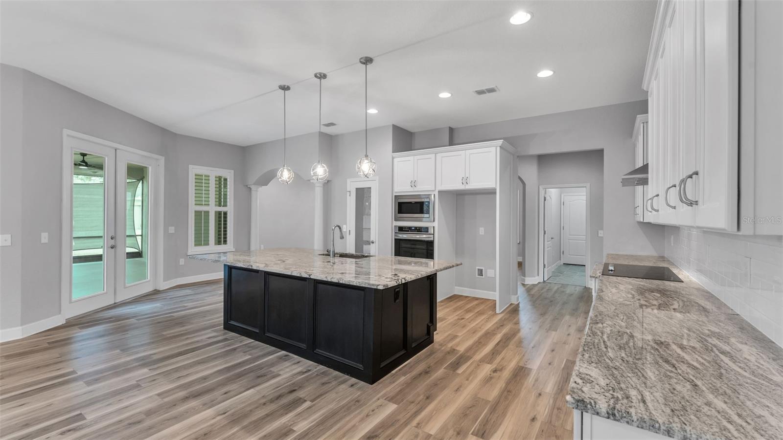 ESTATES/ENGLISH CRK - Residential