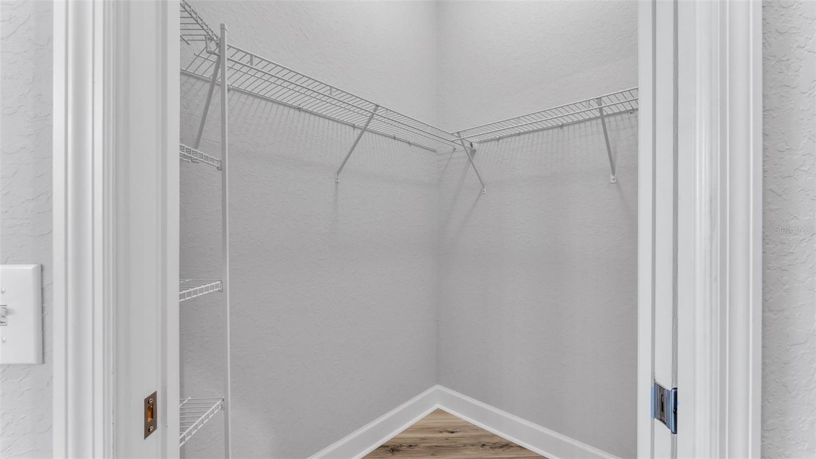 ESTATES/ENGLISH CRK - Residential