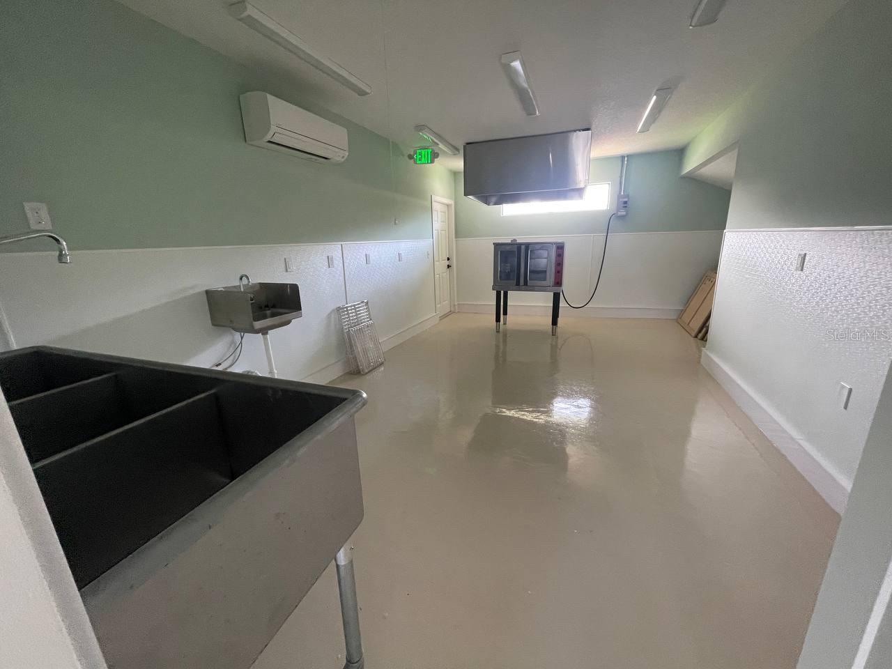 FAWN OAKS VILLAGE SUB - Commercial Sale