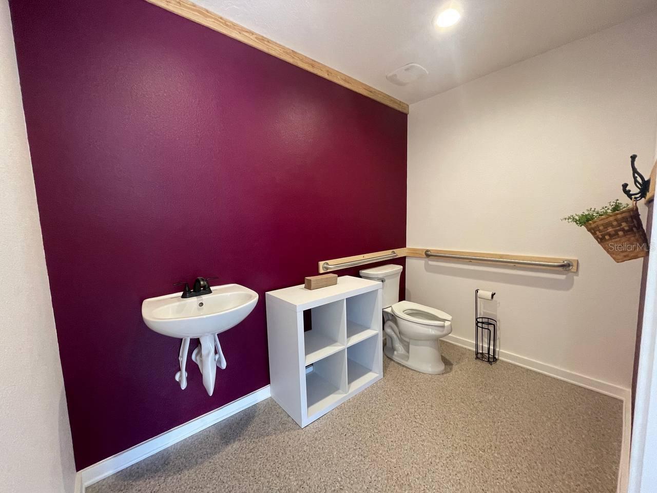 FAWN OAKS VILLAGE SUB - Commercial Sale