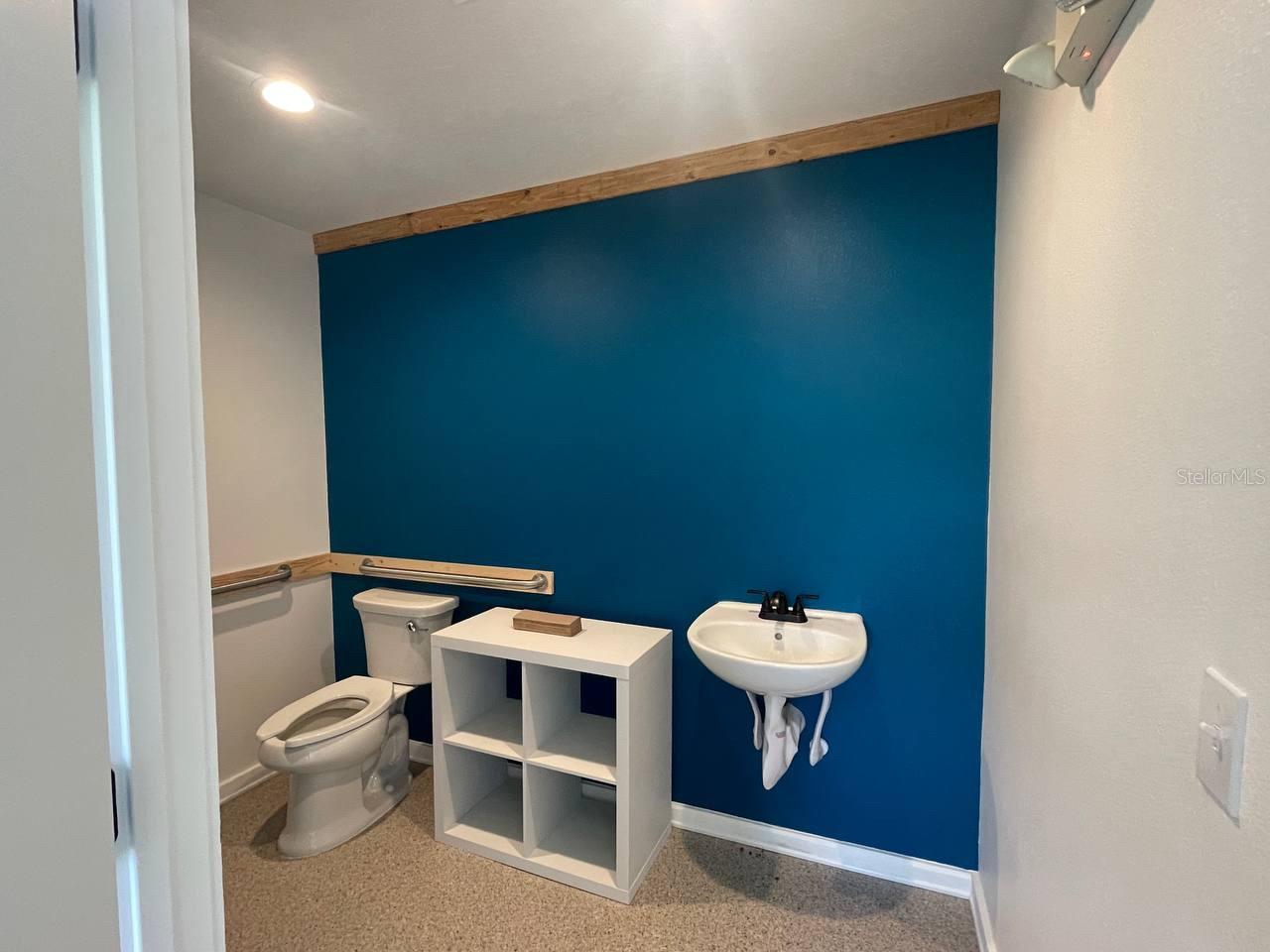 FAWN OAKS VILLAGE SUB - Commercial Sale