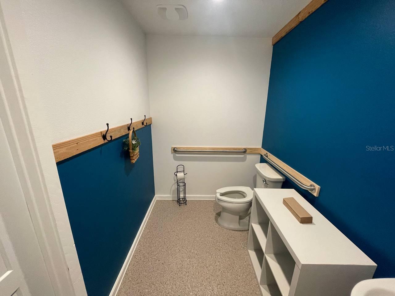 FAWN OAKS VILLAGE SUB - Commercial Sale