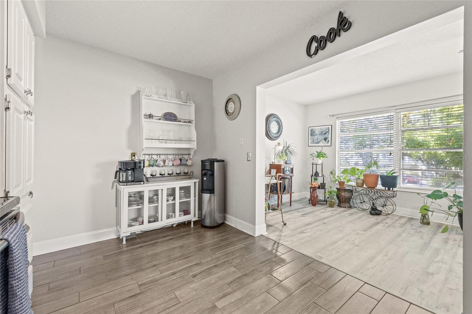 ON TOP OF THE WORLD - Residential