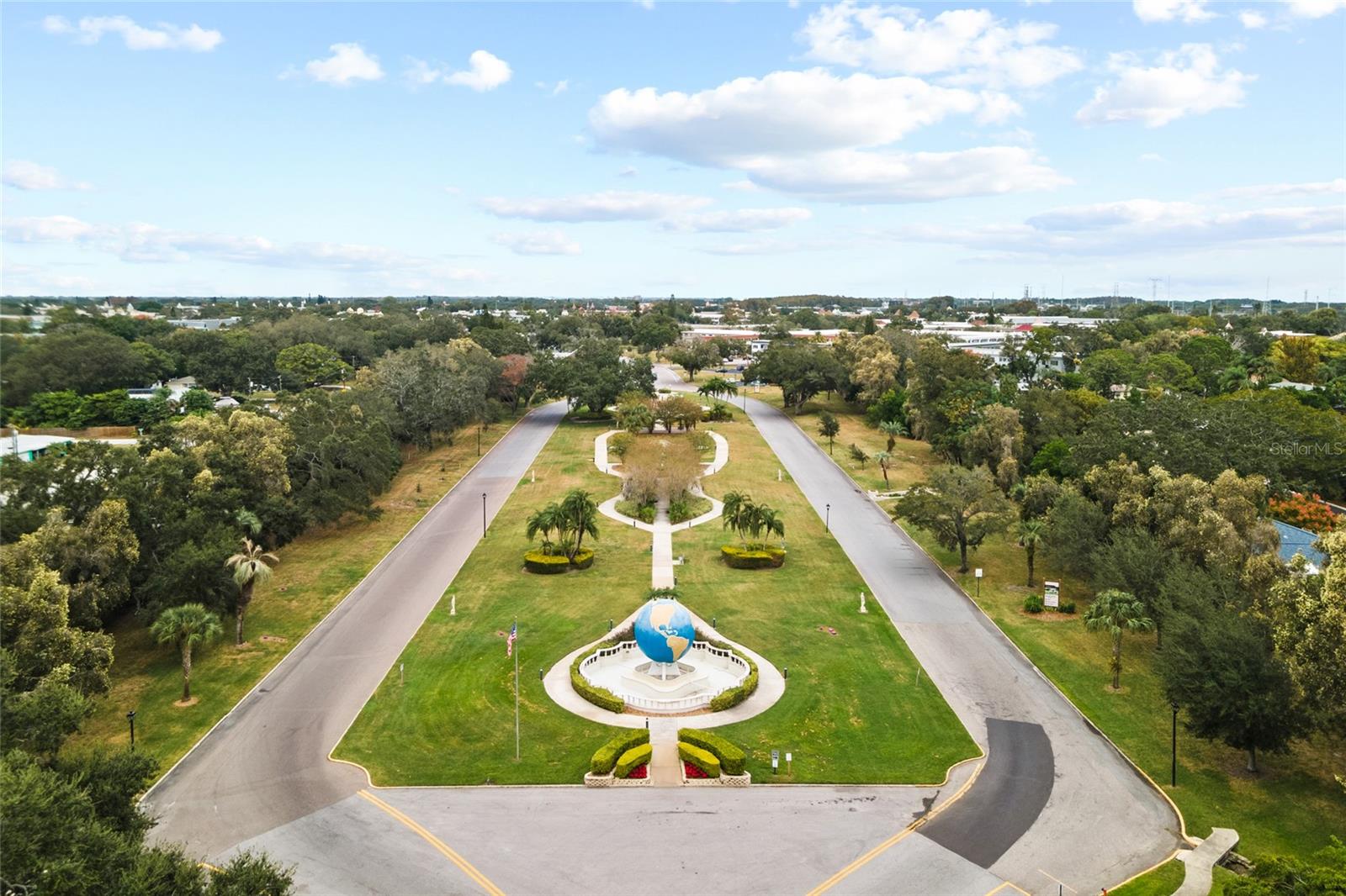 ON TOP OF THE WORLD - Residential