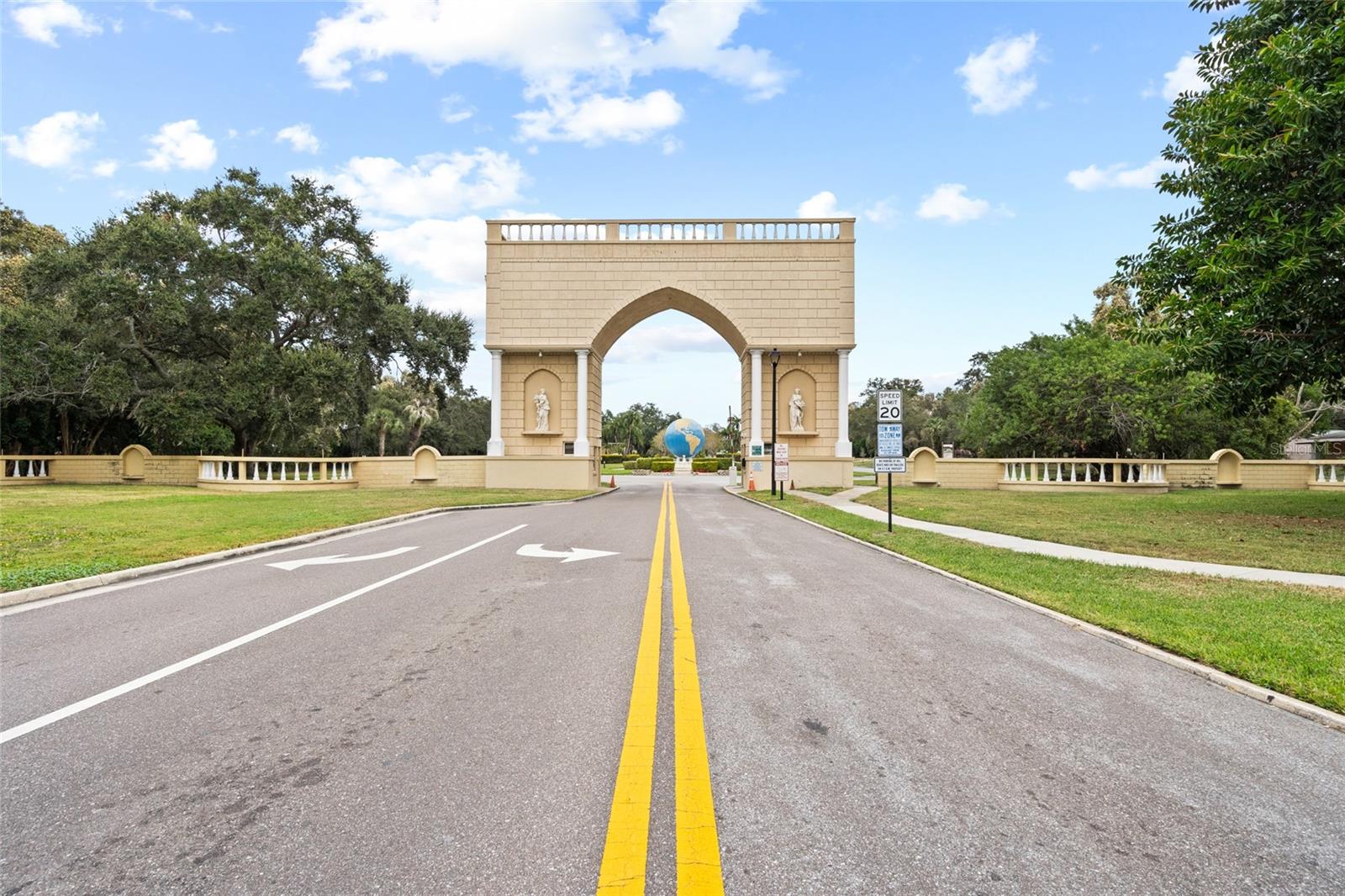 ON TOP OF THE WORLD - Residential
