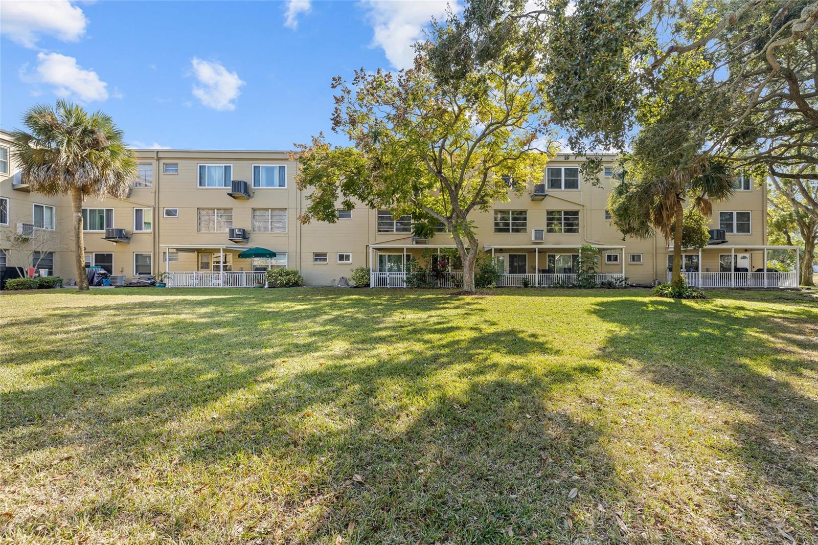 ON TOP OF THE WORLD - Residential