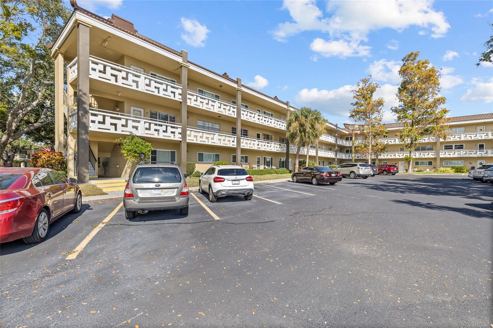 ON TOP OF THE WORLD - Residential