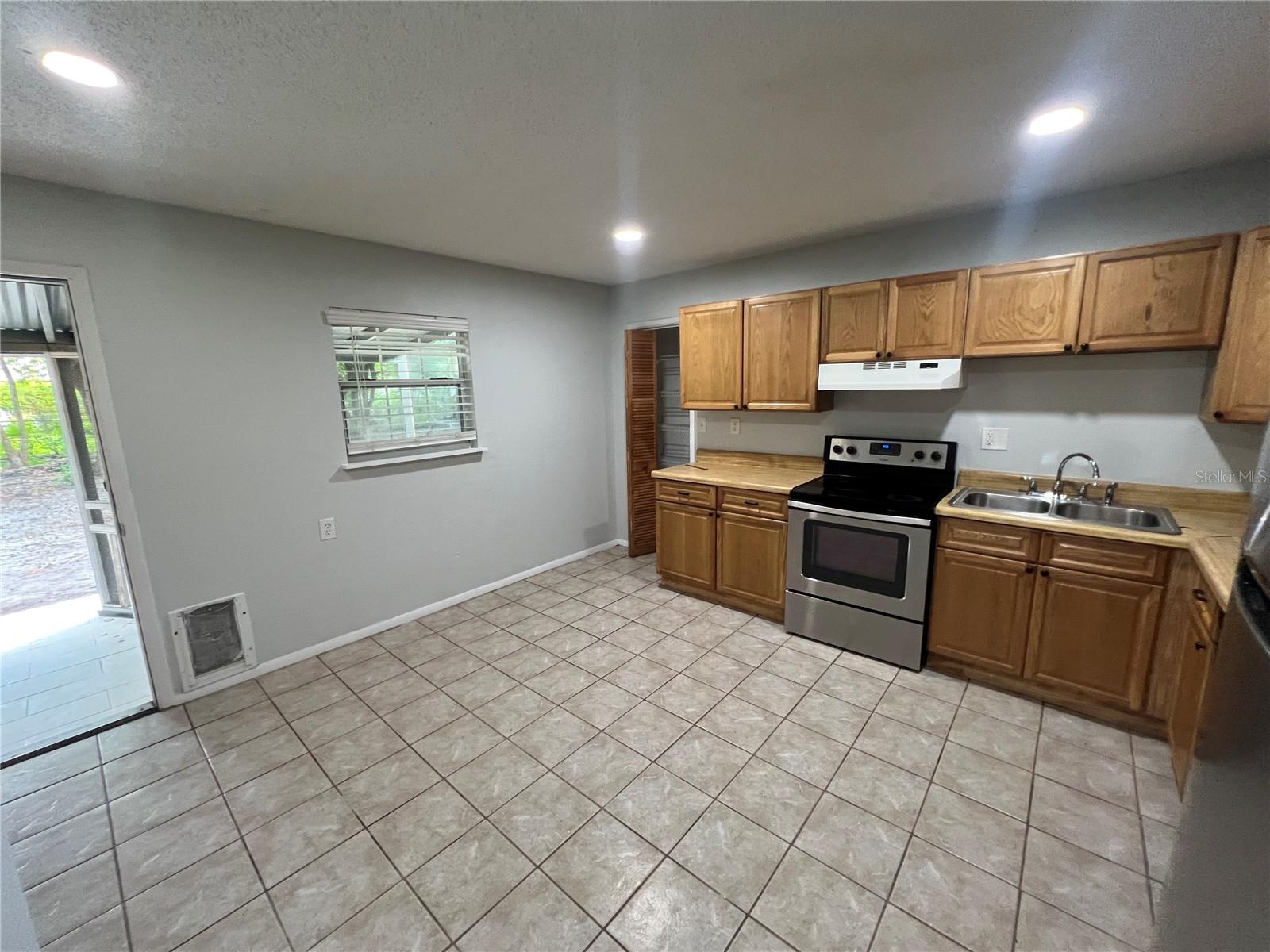 7925 NAPOLEON STREET