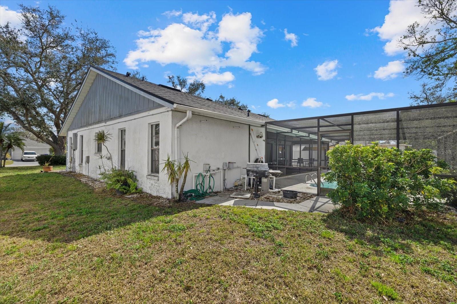 MANATEE OAKS - Residential