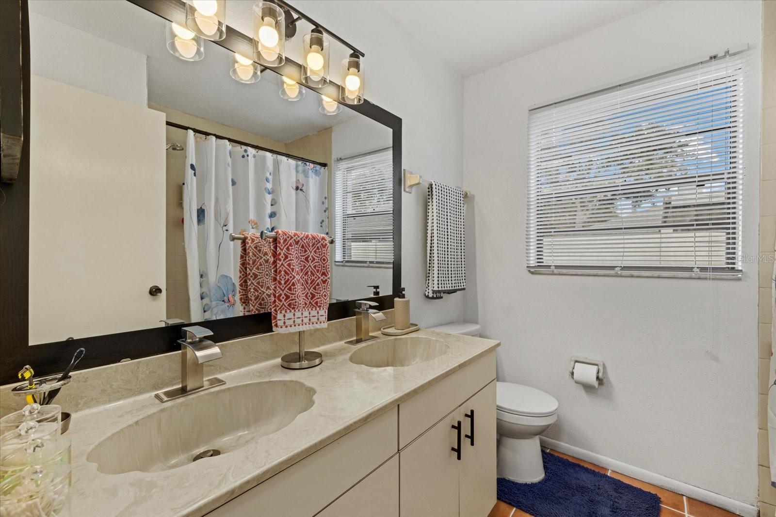 MANATEE OAKS - Residential