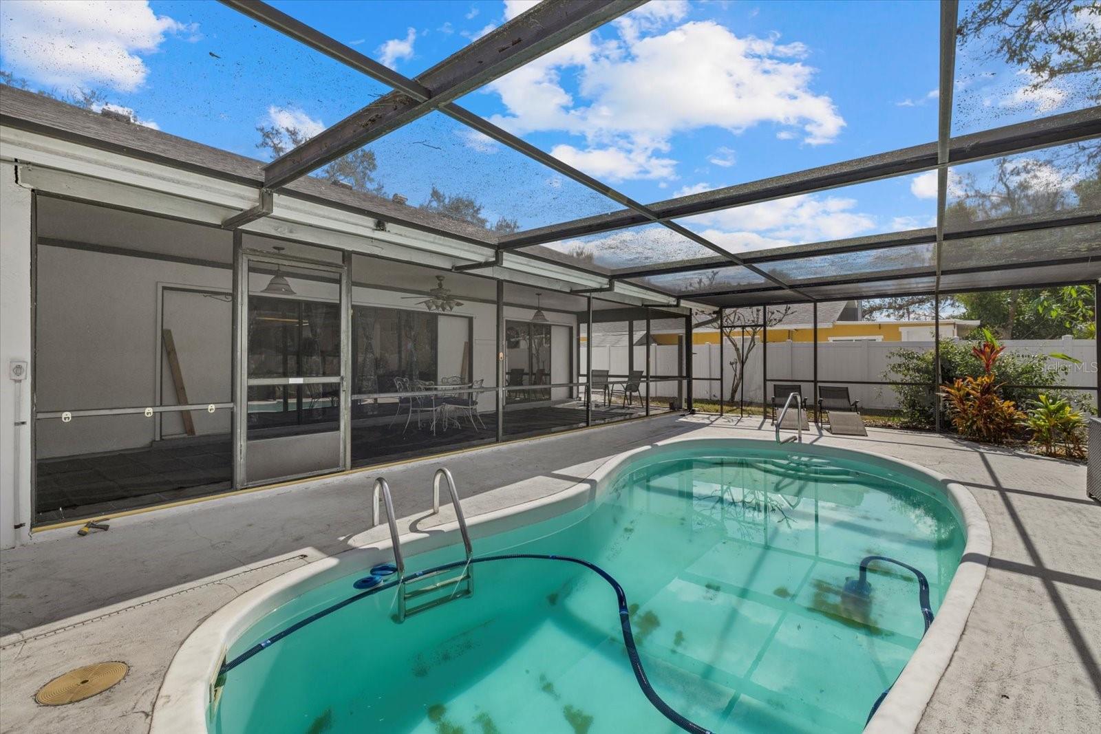 MANATEE OAKS - Residential