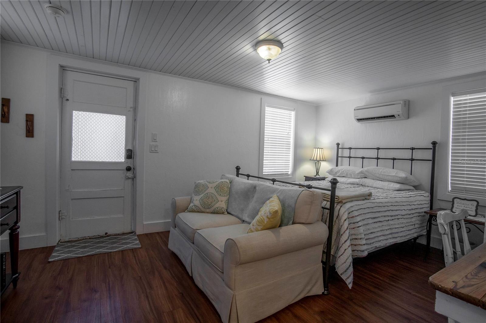 MOUNT DORA FEARON SUB - Residential Lease