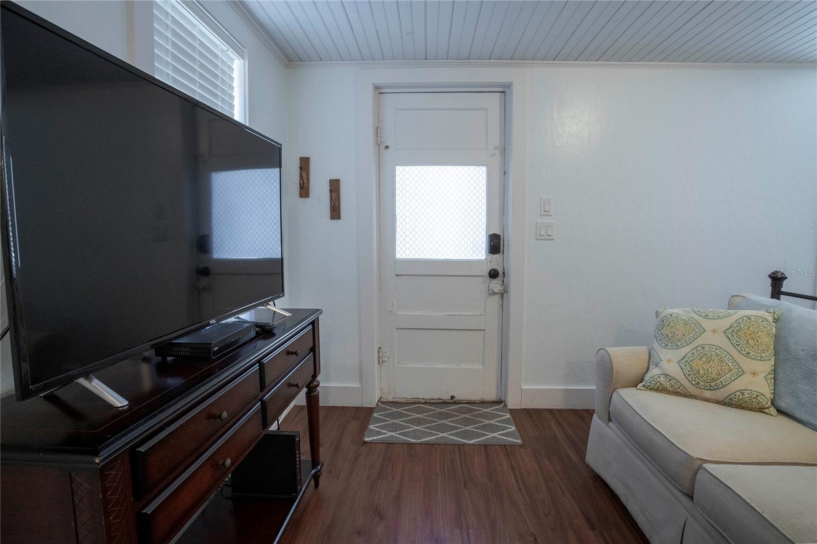 MOUNT DORA FEARON SUB - Residential Lease