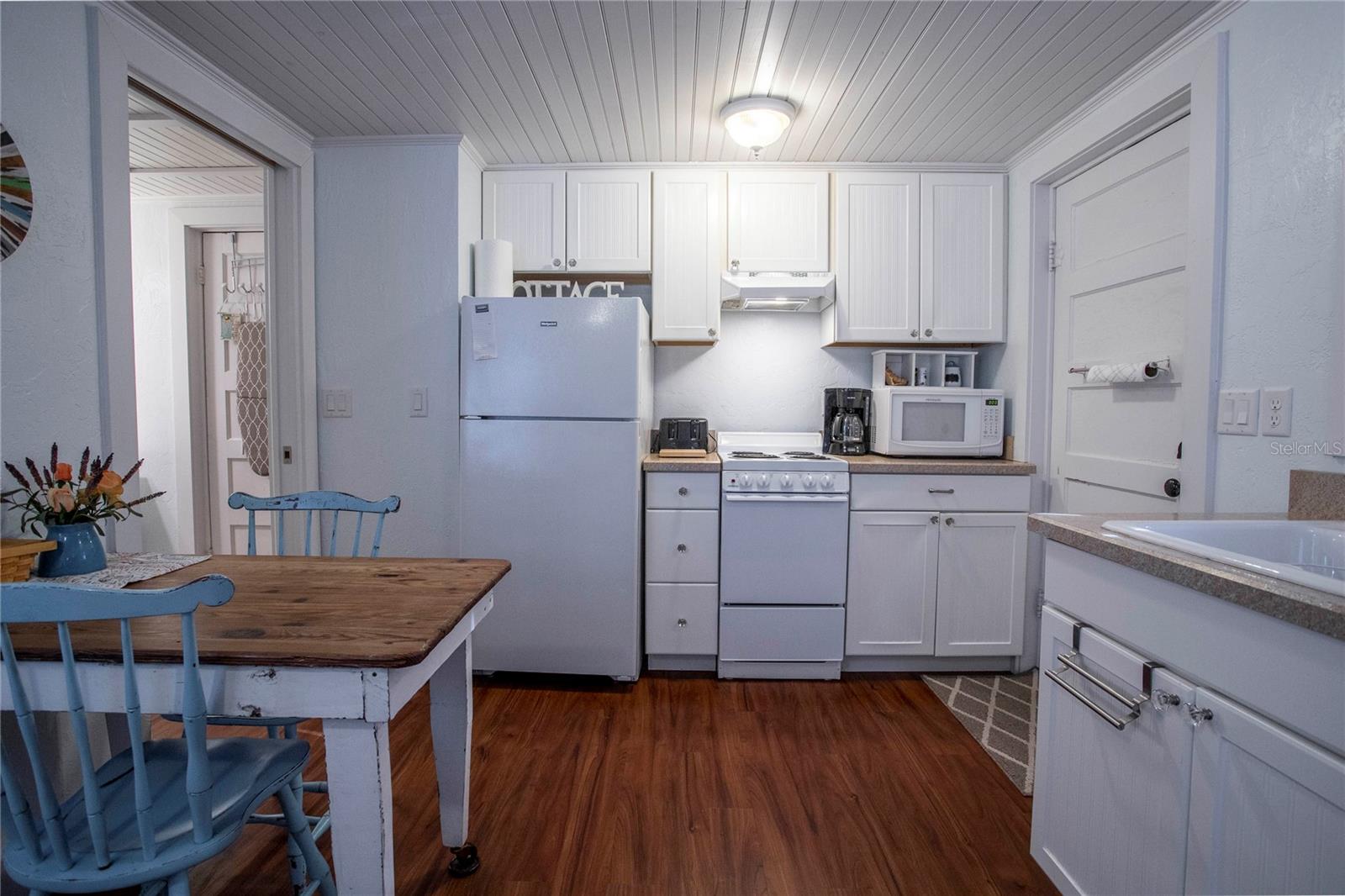 MOUNT DORA FEARON SUB - Residential Lease