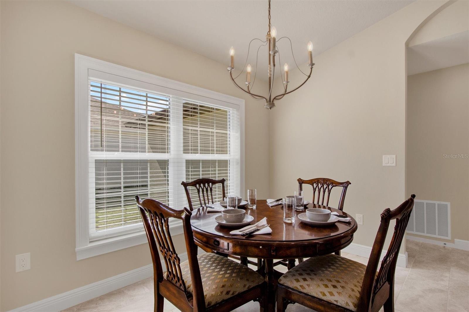 WHISP OAKS ESTATE PH 5-B - Residential Lease