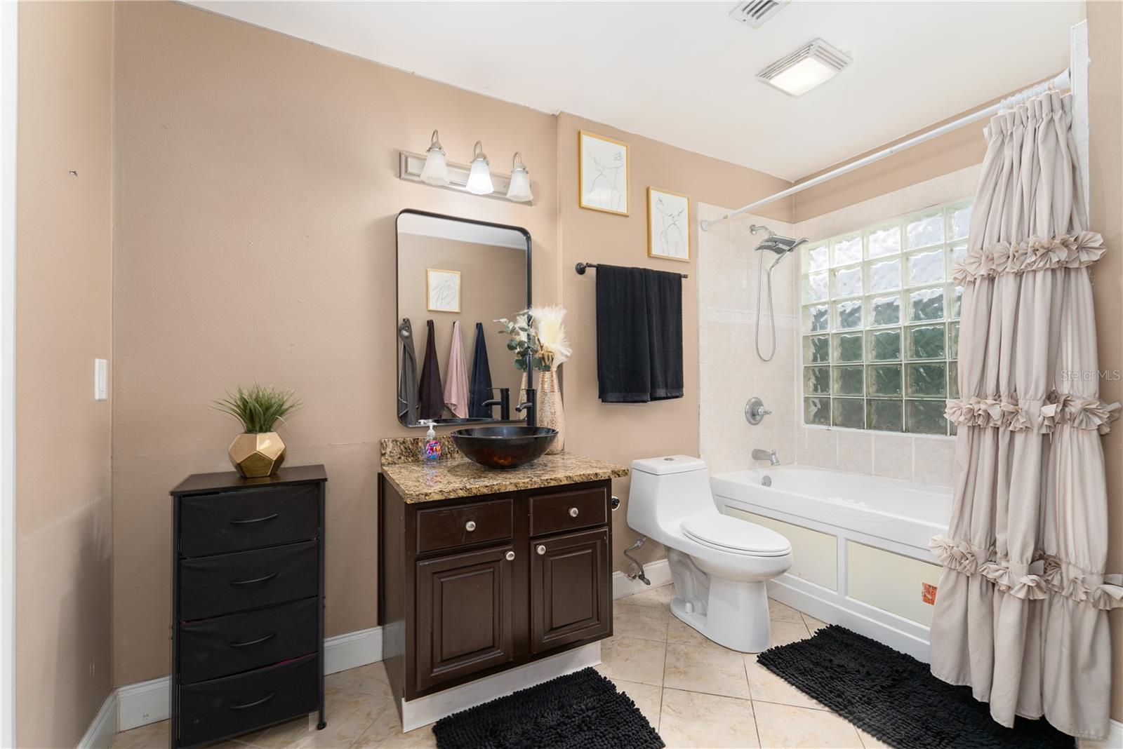 CURRY FORD WOODS - Residential