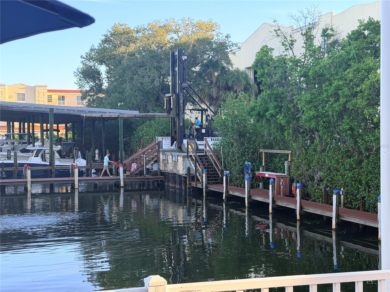 570 BLACKBURN POINT ROAD Siesta 25