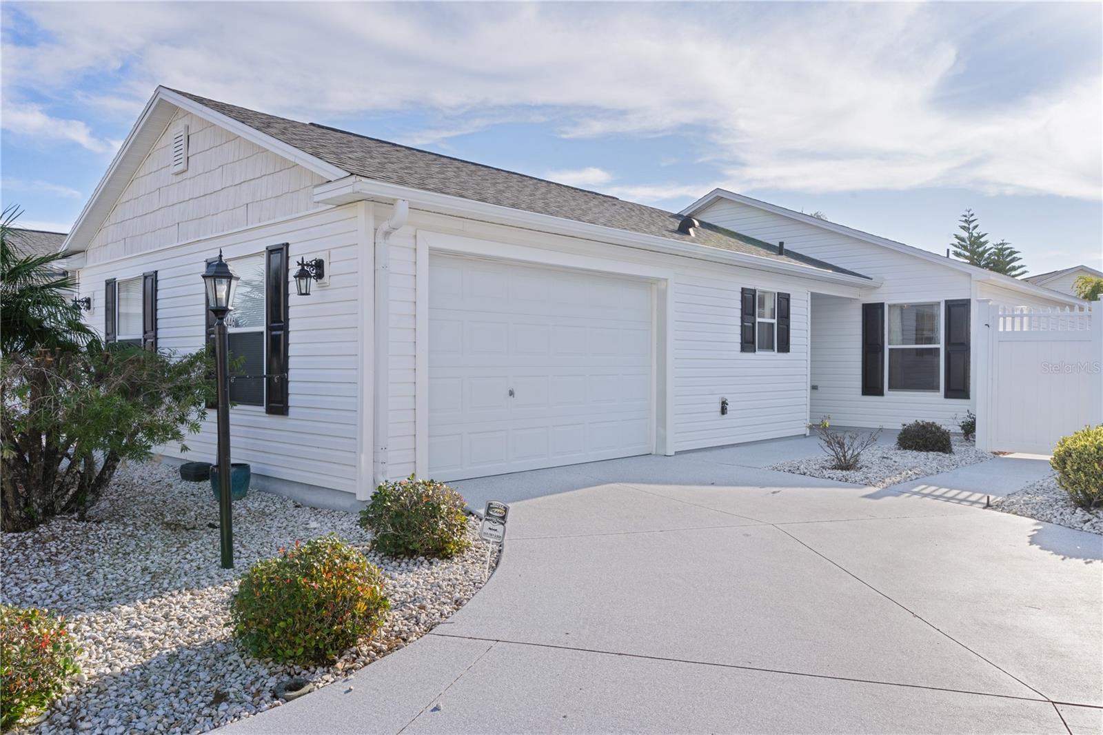 446 FLOSSMOOR COURT