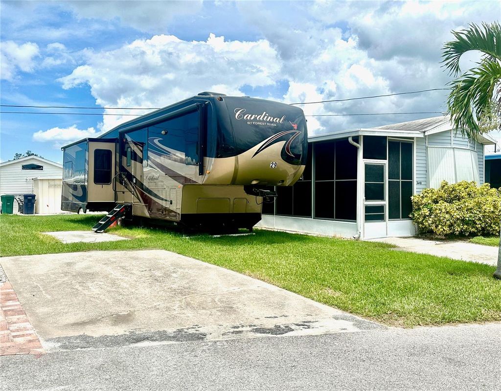 Photo of 29 MONTEGO DRIVE, PALMETTO, FL 34221 (MLS # A4578100)