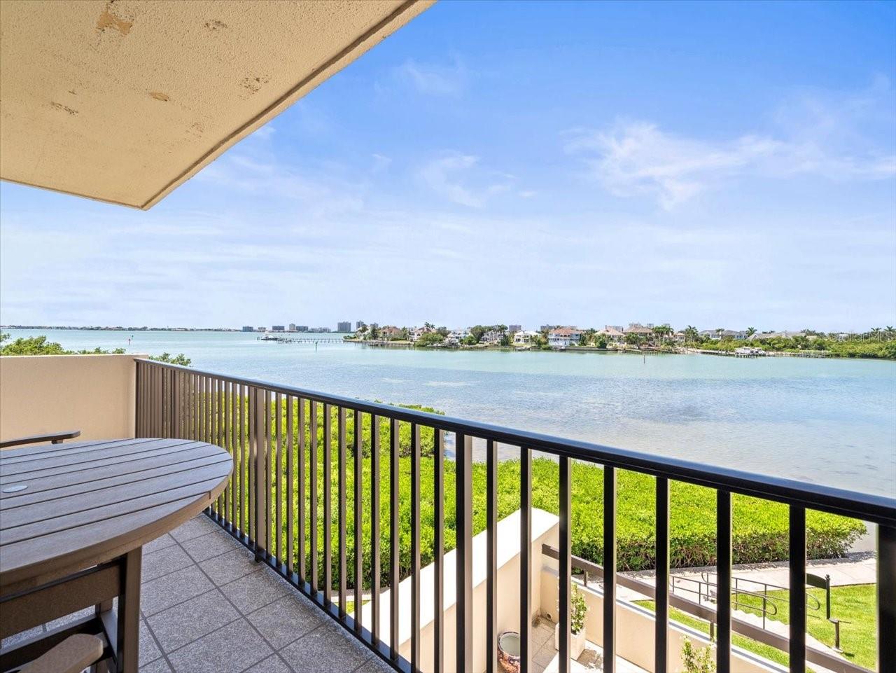 4 BELLEVIEW BOULEVARD 203