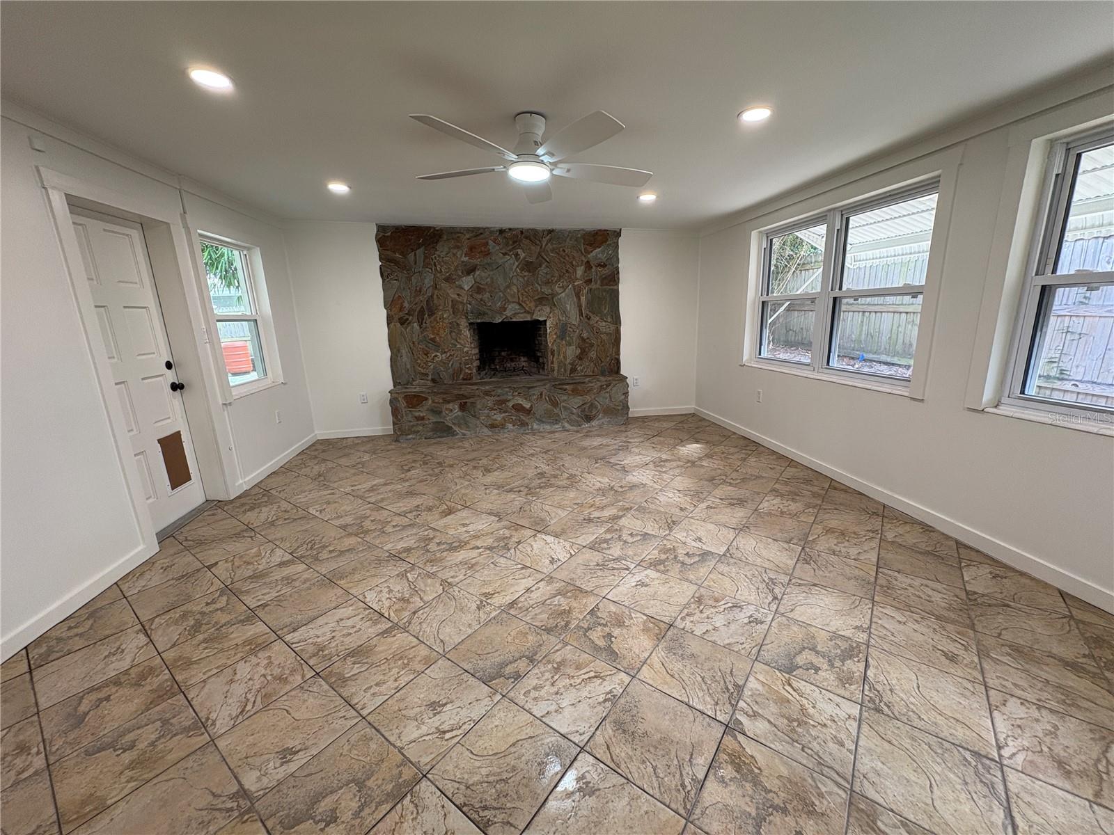 PARK HEIGHTS - Residential Lease