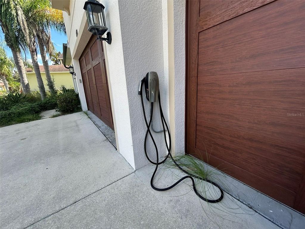 Photo of 14320 Avon Farms Drive, Tampa, FL 33618 (MLS # A4668725)