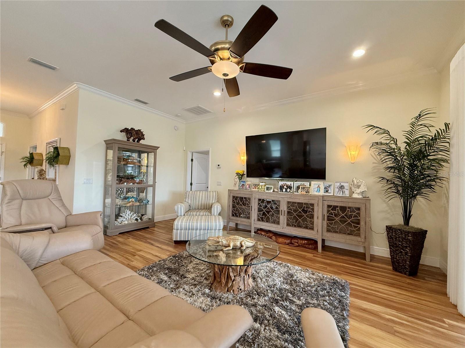 SUN N LAKE - Residential