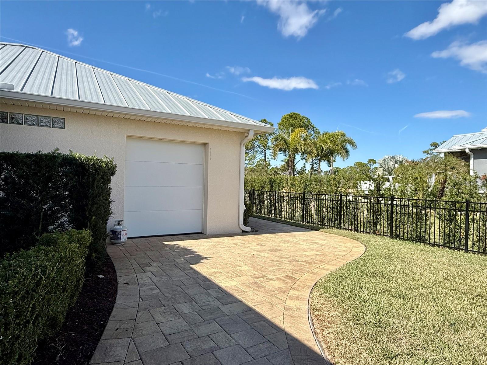 SUN N LAKE - Residential